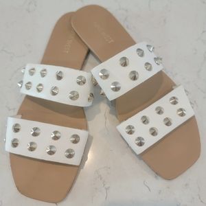 Nine West silver studded white slider sandal size 9.5